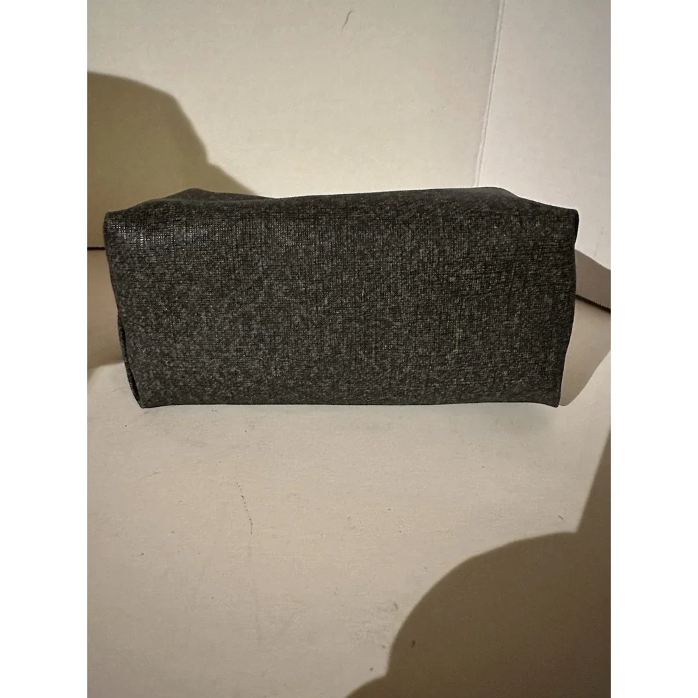 TUMI for DELTA AIRLINES amenity kit Gray Soft  bag travel cosmetic case EC